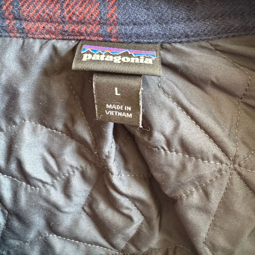 Patagonia Women’s Plaid Jacket - Picture 2 of 3